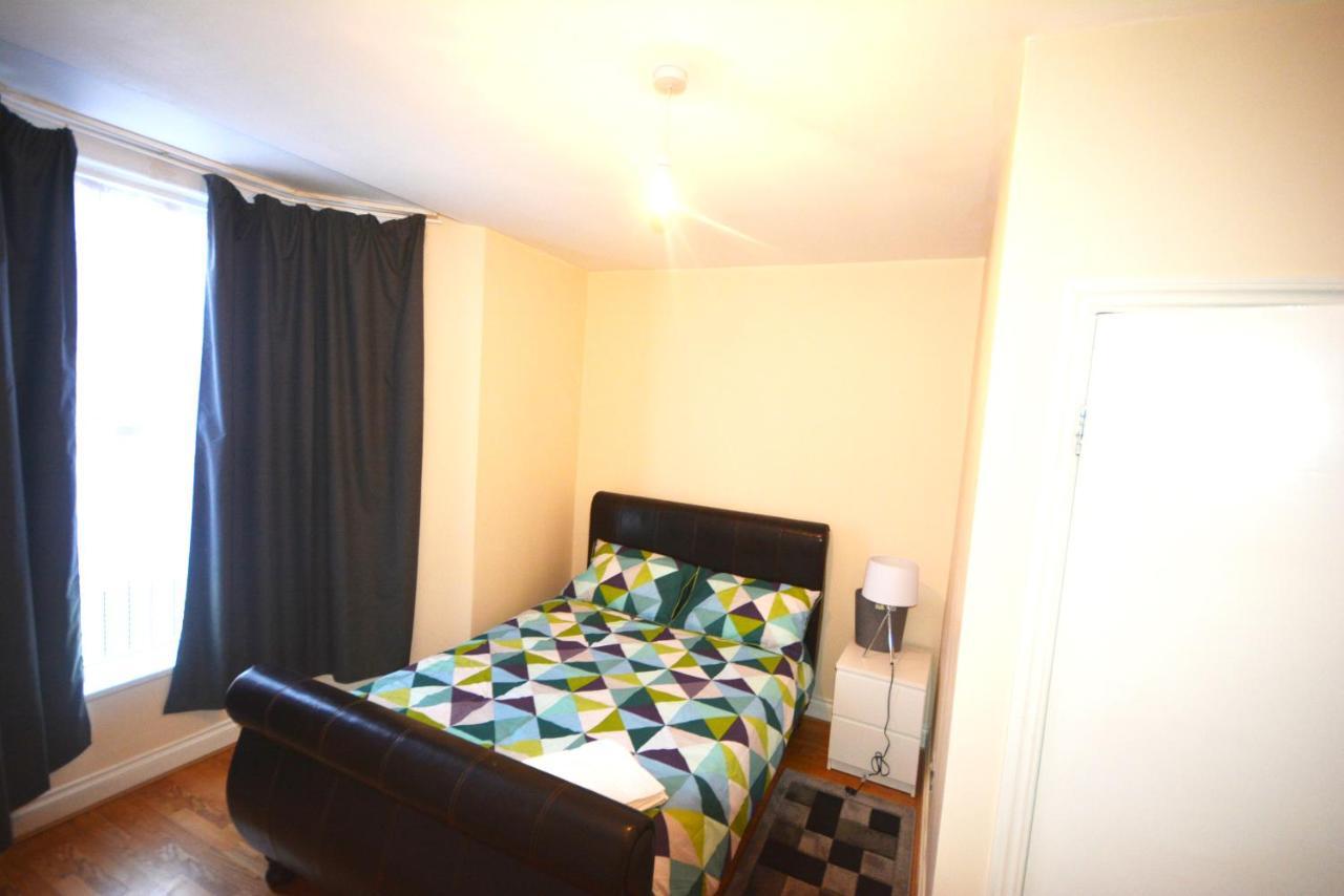 London Zone 2 Three Bedroom Apartment Exterior foto