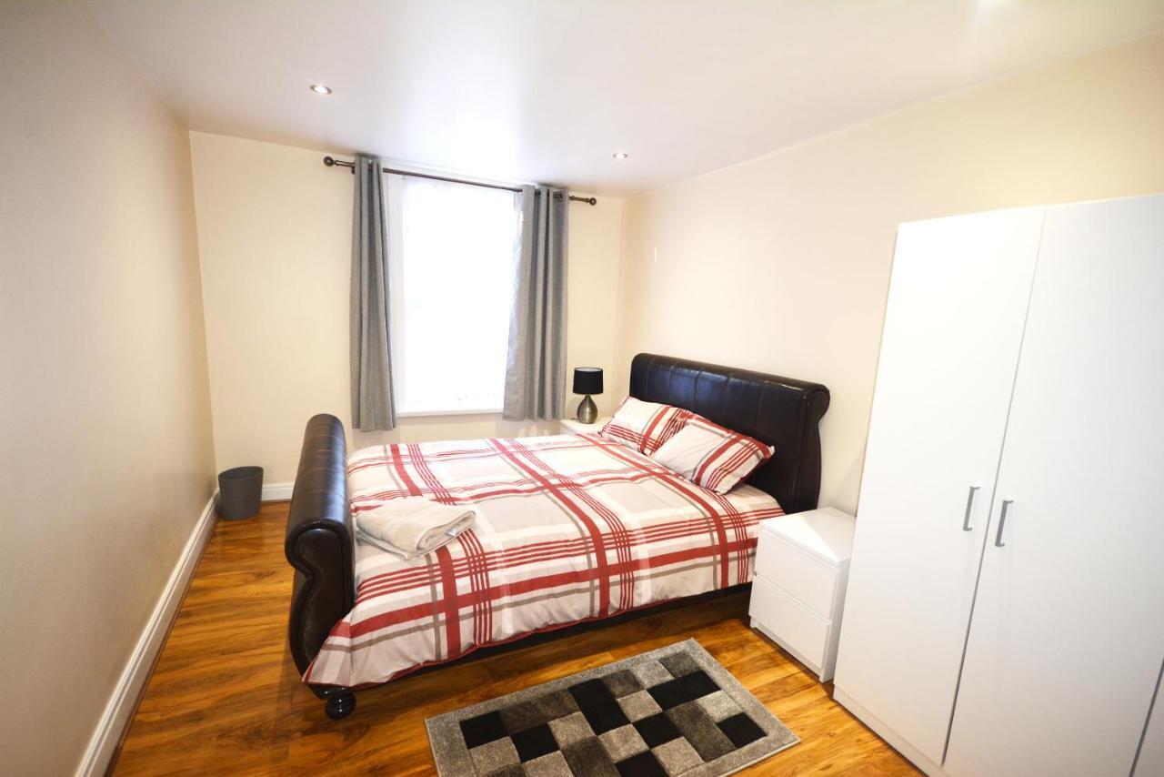 London Zone 2 Three Bedroom Apartment Exterior foto